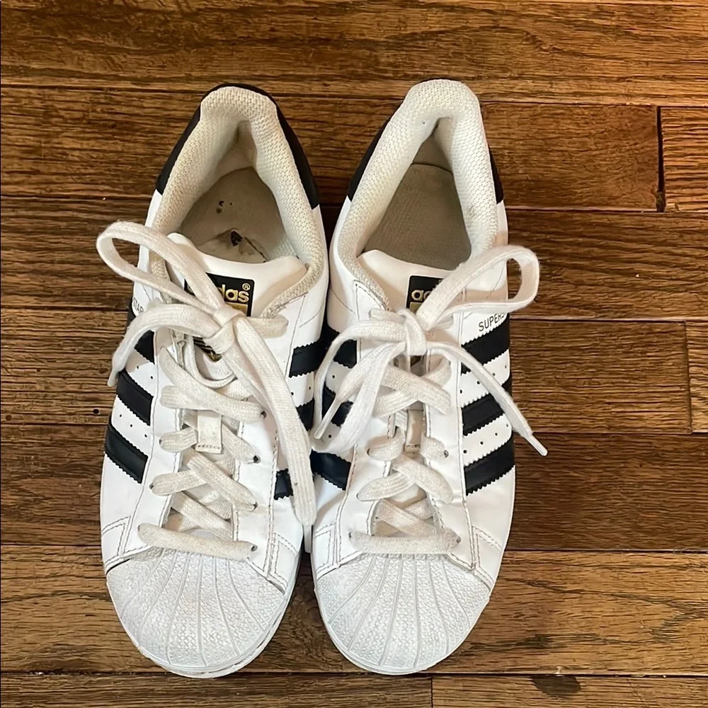 adidas stylish comfortable